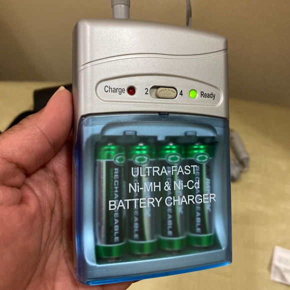 Ultra Fast Battery Charger For AA & AAA Batteries Ni-MH & Ni-CD - Picture 13 of 16
